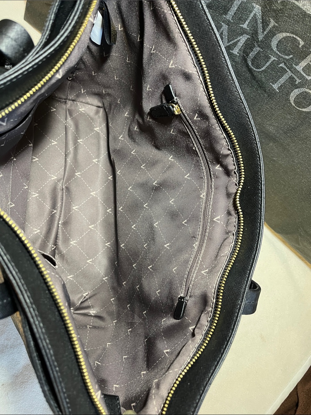 BRAND NEW!!Vince Camuto gold accented midnight Sky Saffiano Tote w/Dust bag!! - Picture 9 of 10